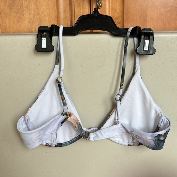 Bikini Set - Picture 2 of 6